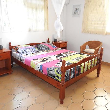 Villa Nanou , Villa De Plein Pied Avec Joli Jardin Bouillante Bagian luar foto