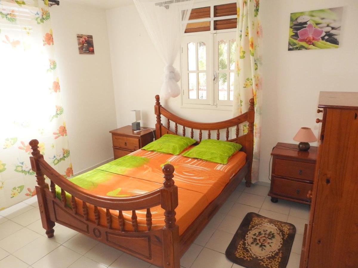 Villa Nanou , Villa De Plein Pied Avec Joli Jardin Bouillante Bagian luar foto