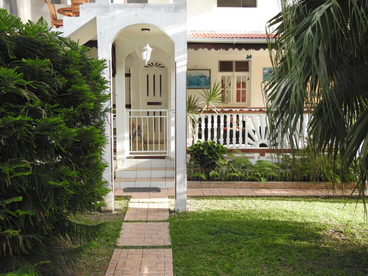 Villa Nanou , Villa De Plein Pied Avec Joli Jardin Bouillante Bagian luar foto